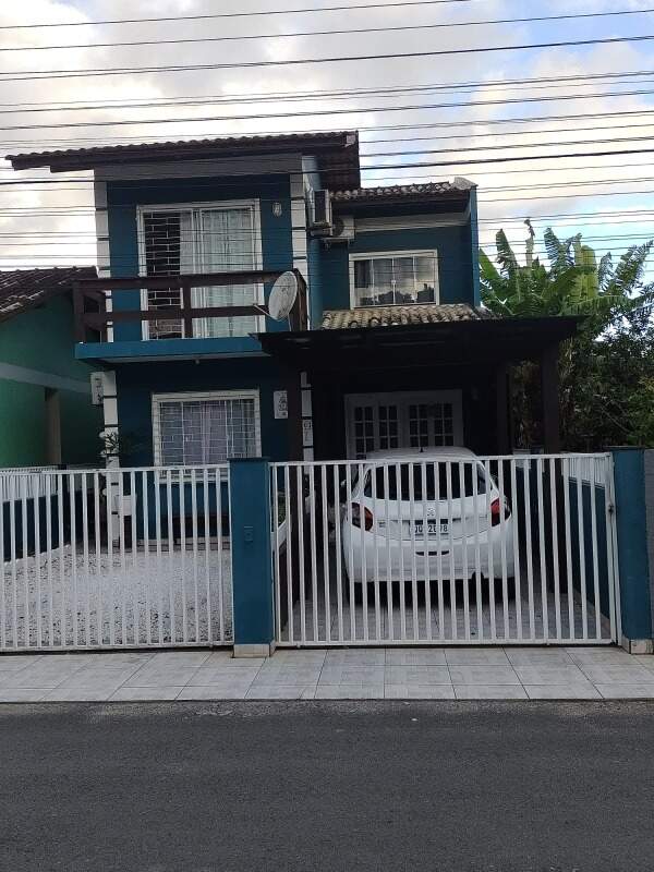 Casa à venda no Armação: 