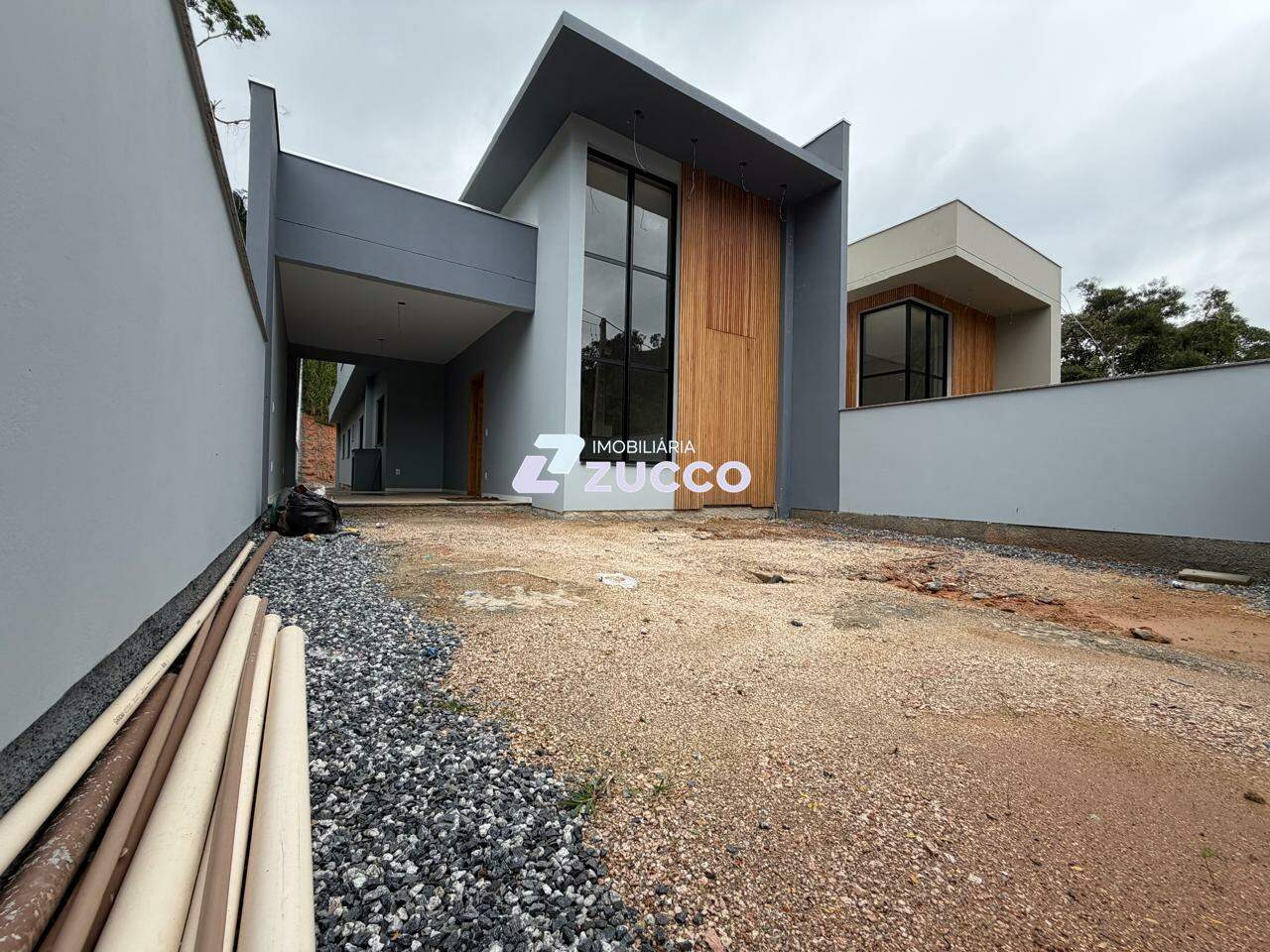 Casa à venda no Azambuja: 