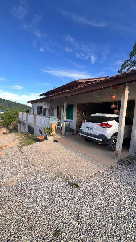 Casa à venda no Bateas: 