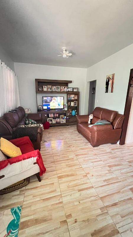 Casa à venda no Bateas: 