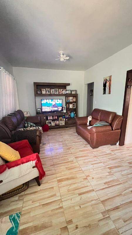 Casa à venda no Bateas: 