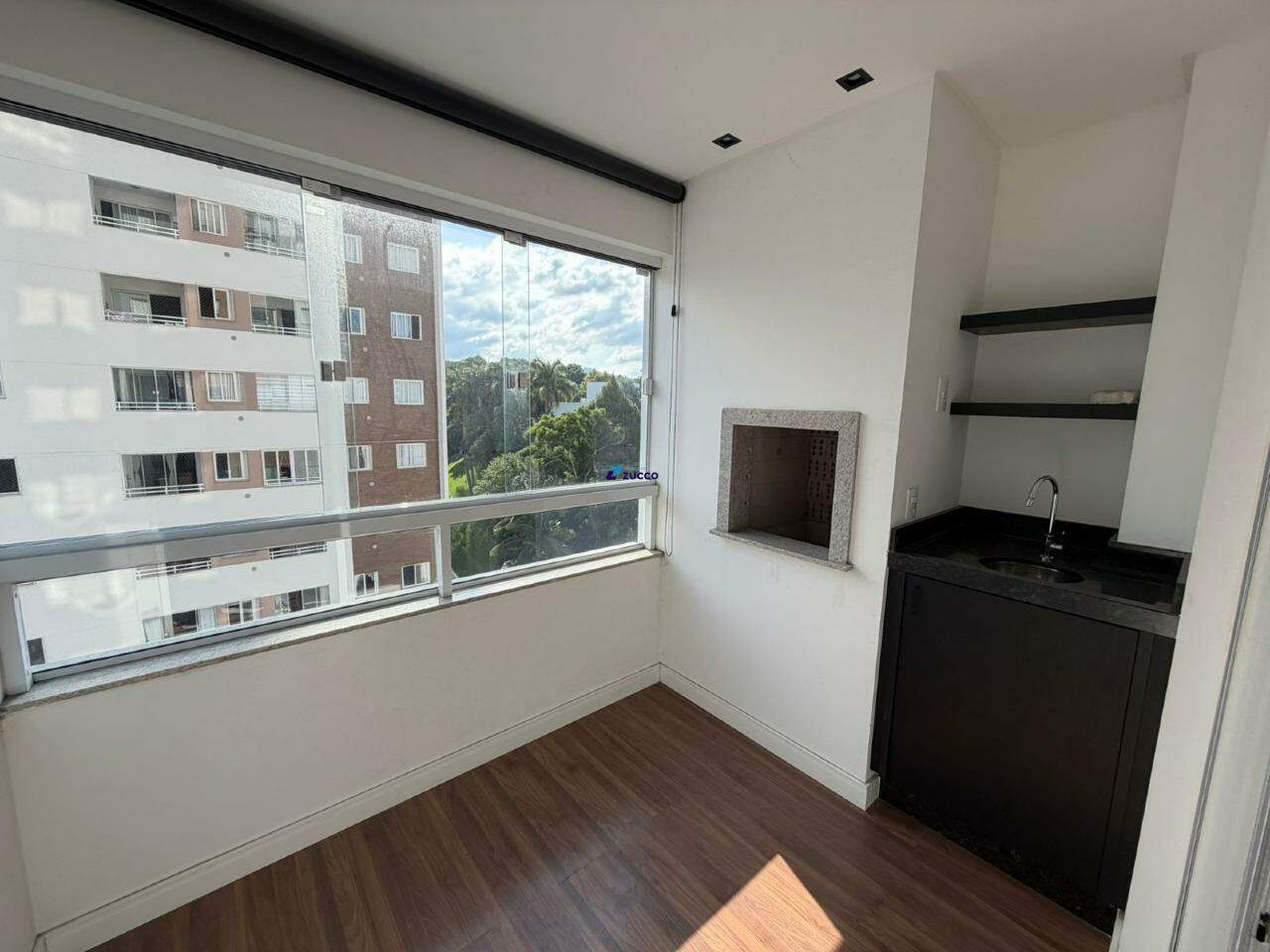 Apartamento à venda no Centro: Sacda c churrasqueira e reiky