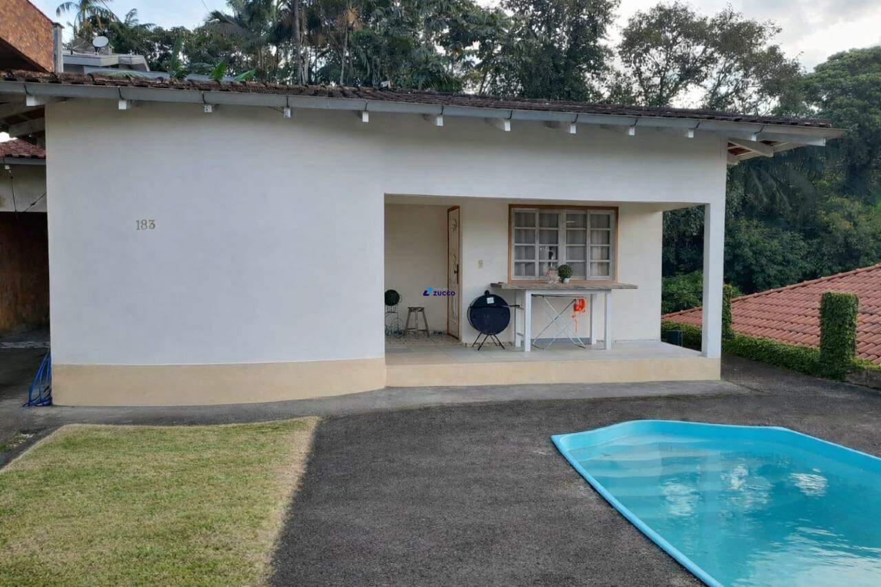 Casa à venda no Guarani: 