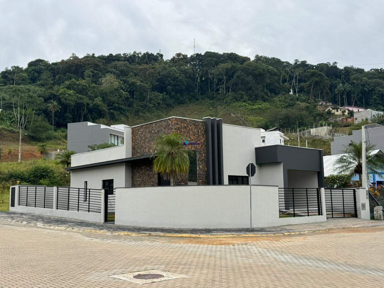 Casa à venda no Bateas: 