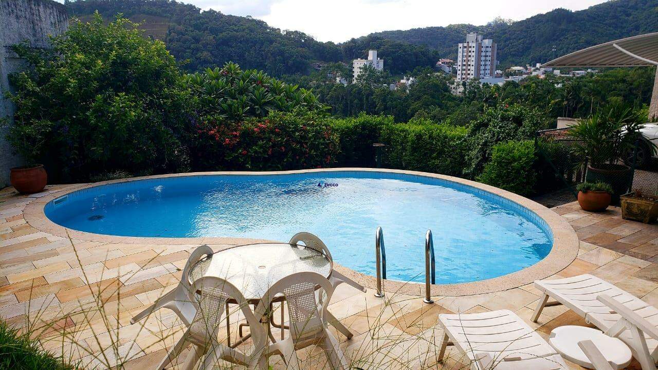 Casa à venda no Jardim Maluche: 