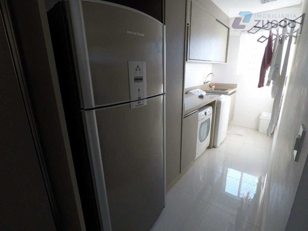 Apartamento à venda no Centro: 8SH3O0vfd3jhEjs_ihP6uljWIv6AOkNquf1UECLEjXHli3zj9IG_QTwJ3zCFGgkxR0ujDHG6xeBpF8GoLR7eSBZ95dbFCtpjYM-NR9t9vA=s0.jpg