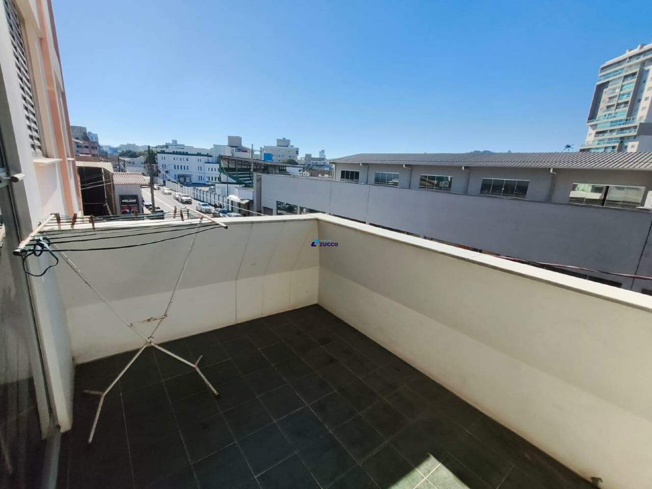 Apartamento à venda no Centro II: 