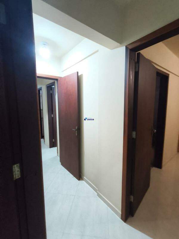 Apartamento à venda no Centro II: 