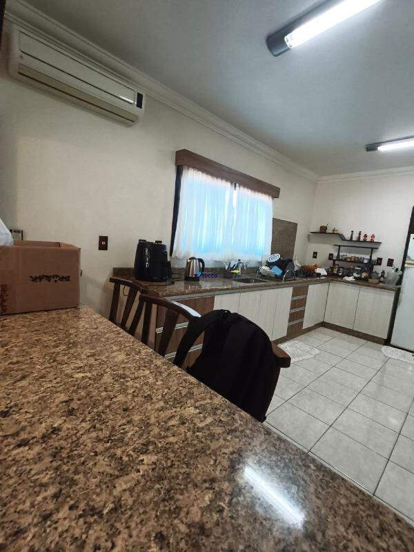 Casa à venda no Souza Cruz: 