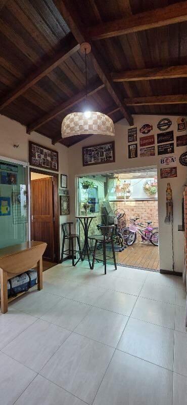 Casa à venda no Rio Branco: espaço gourmet com churrasqueira