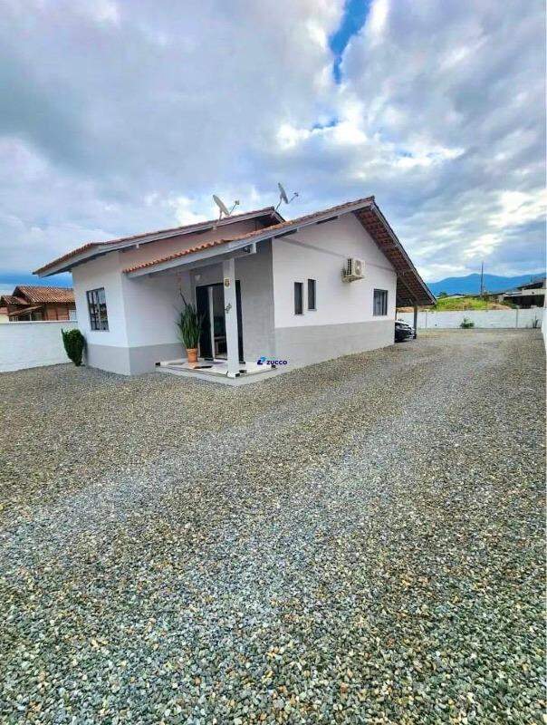Casa à venda no Guabiruba: 