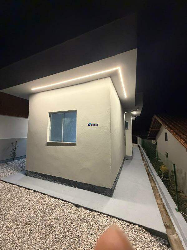 Casa à venda no Lageado Baixo: 