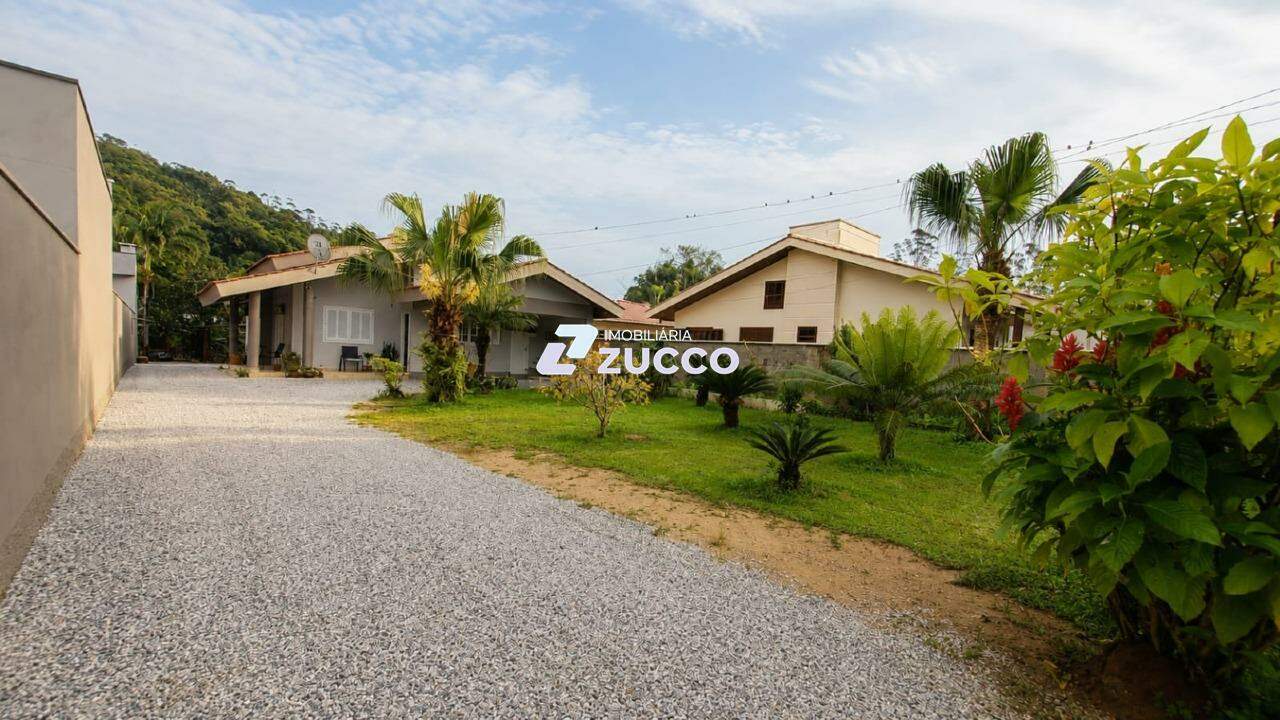 Casa à venda no Guabiruba sul: 