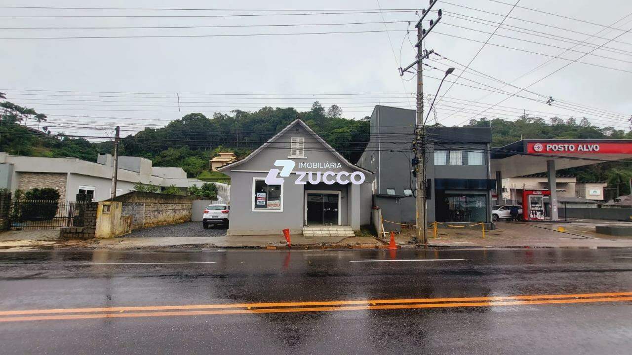 Casa comercial para aluguel no Primeiro de Maio: 