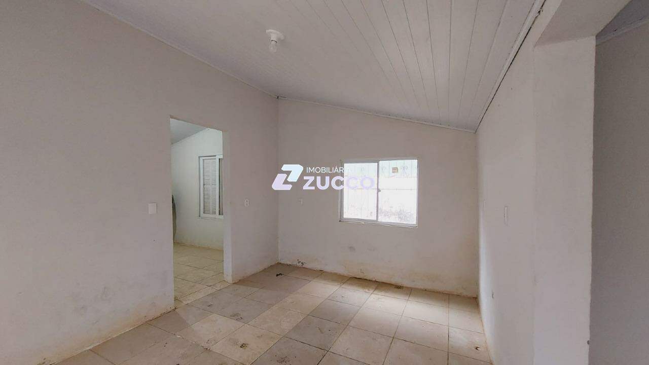 Casa comercial para aluguel no Primeiro de Maio: 