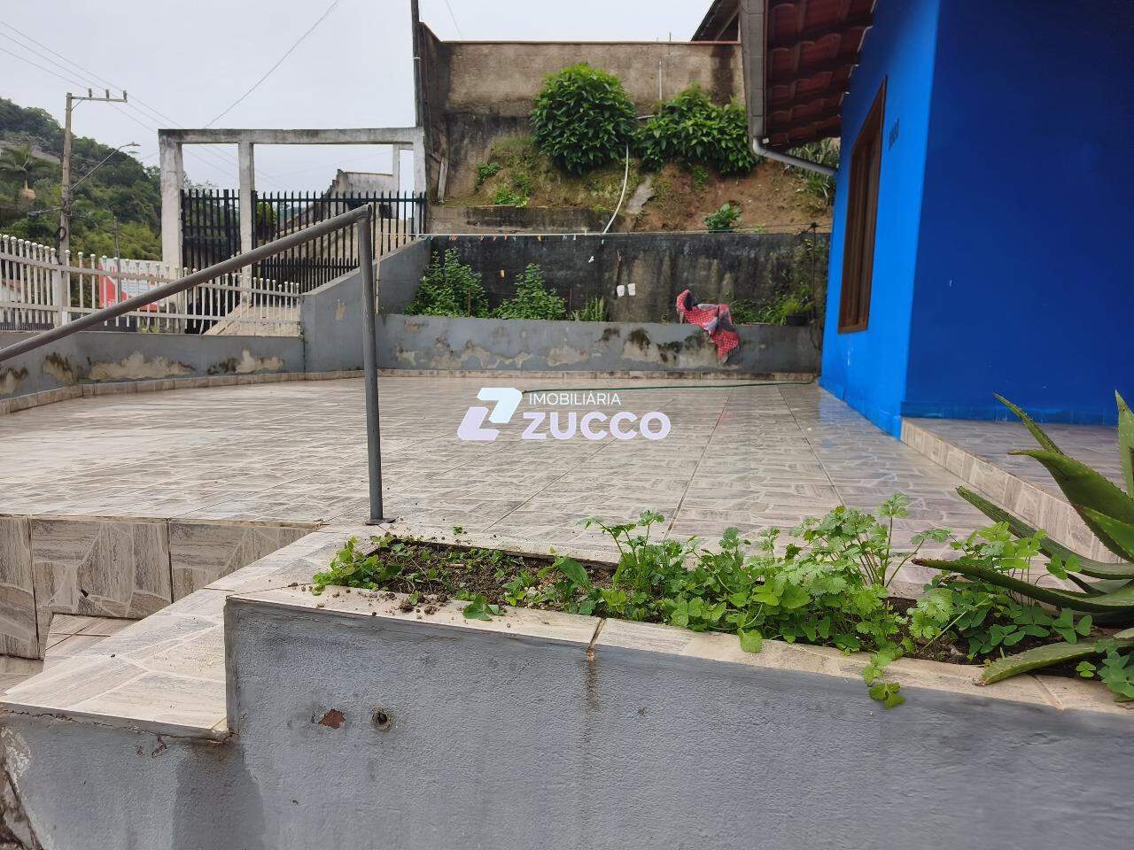 Casa à venda no Primeiro de Maio: 