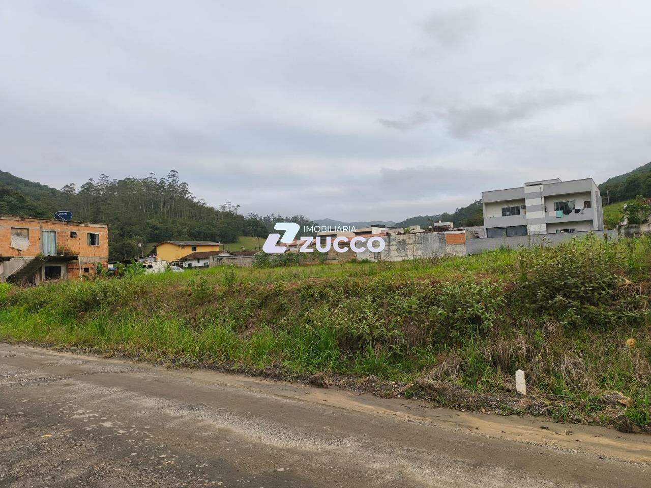 Terreno à venda no Limoeiro: 