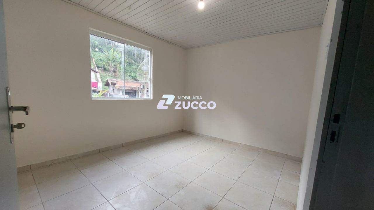 Casa à venda no Primeiro de Maio: 
