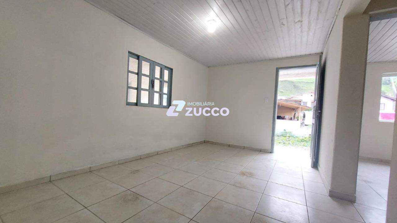 Casa à venda no Primeiro de Maio: 