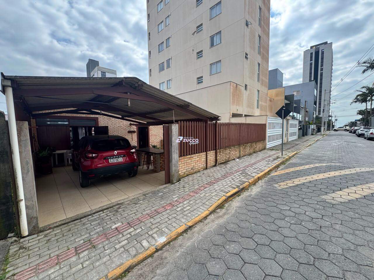 Casa à venda no Bairro Itacolomi: 