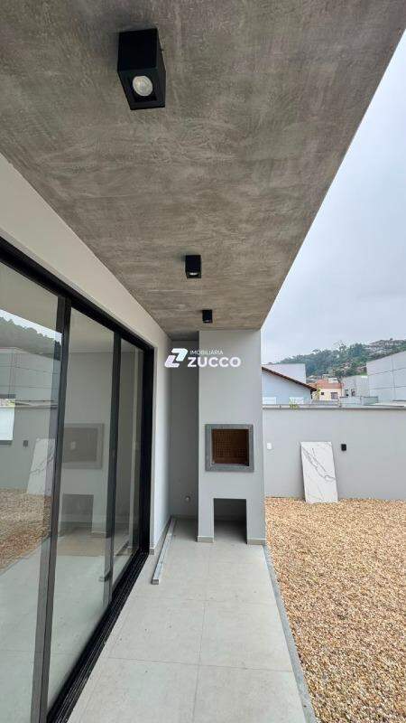 Casa à venda no Bateas: 