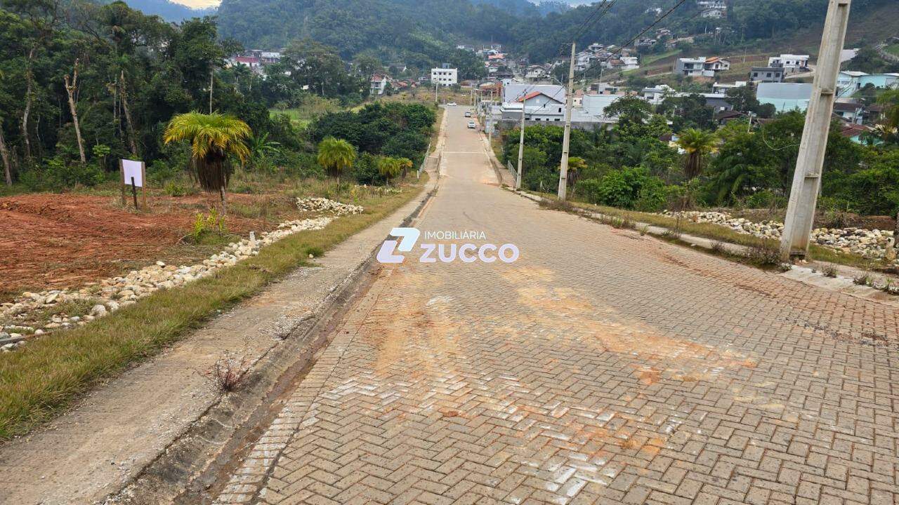 Lote à venda no Bateas: 