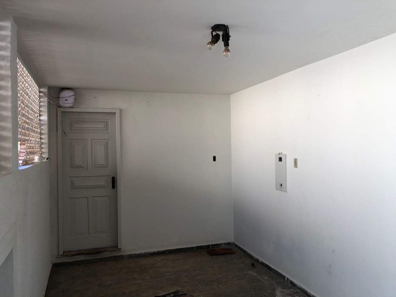COMERCIAL para aluguel, 6 quartos, 2 suítes, 1 vaga, Estados Unidos - Uberaba/MG
