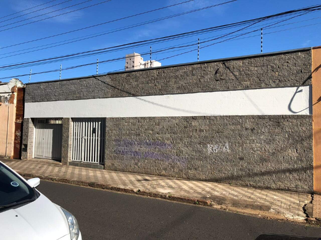 COMERCIAL para aluguel, 6 quartos, 2 suítes, 1 vaga, Estados Unidos - Uberaba/MG
