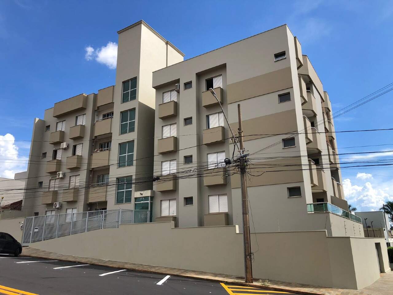 Apartamento para aluguel, 3 quartos, 1 suíte, 2 vagas, São Benedito - Uberaba/MG