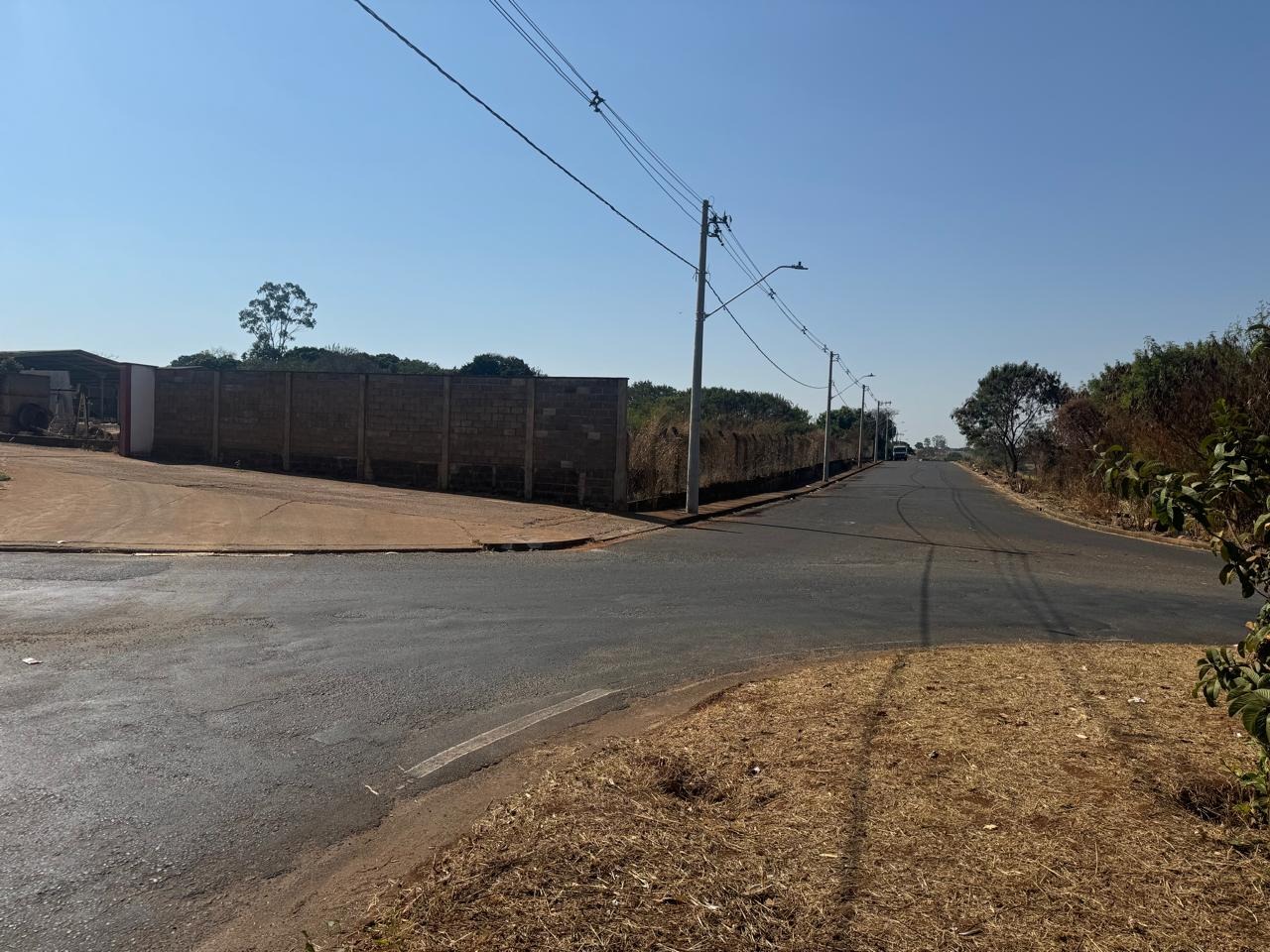 GALPAO/ AREA COMERCIA/ COMERCIAL/ TERREMO para aluguel no Princesa do Sertão: 