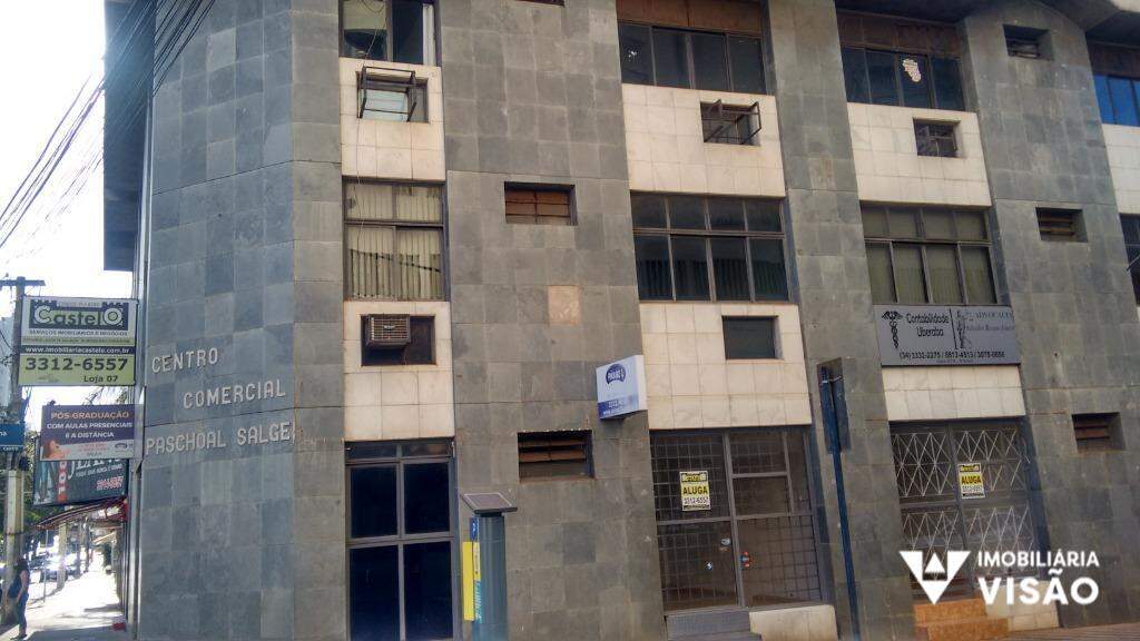 Sala para aluguel no Centro: 