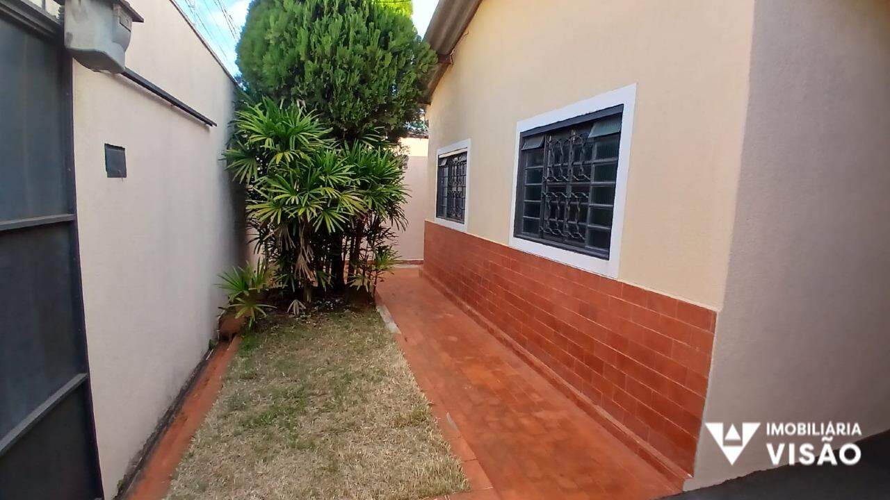 Casa para aluguel no Conjunto Costa Telles I: 