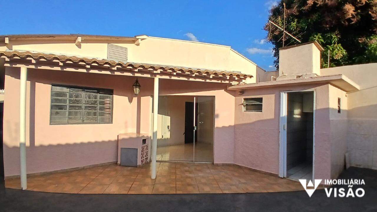 Casa para aluguel no Conjunto Costa Telles I: 