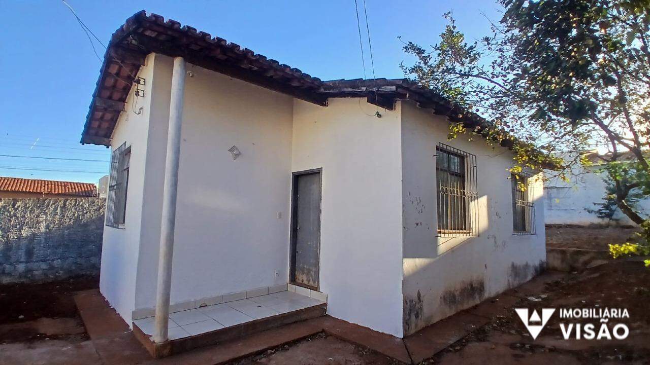Casa para aluguel no Conjunto Frei Eugênio: 