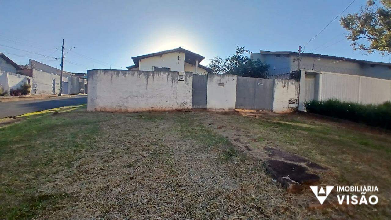 Casa para aluguel no Conjunto Frei Eugênio: 