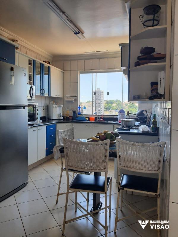 Casa à venda no Mercês: 