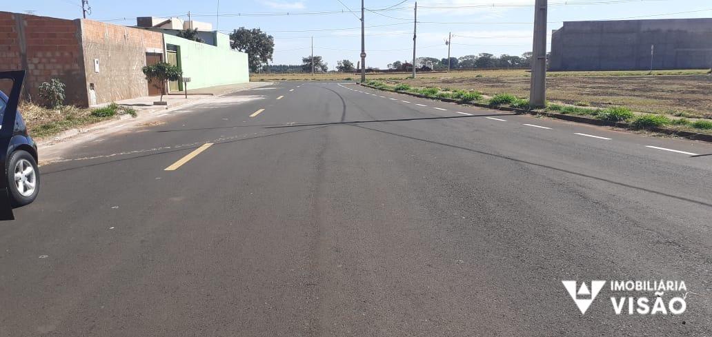 Terreno à venda no PARQUE DAS LARANJEIRAS: 