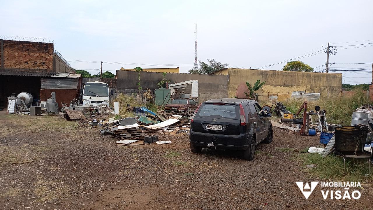 Terreno à venda no Parque das Gameleiras: 