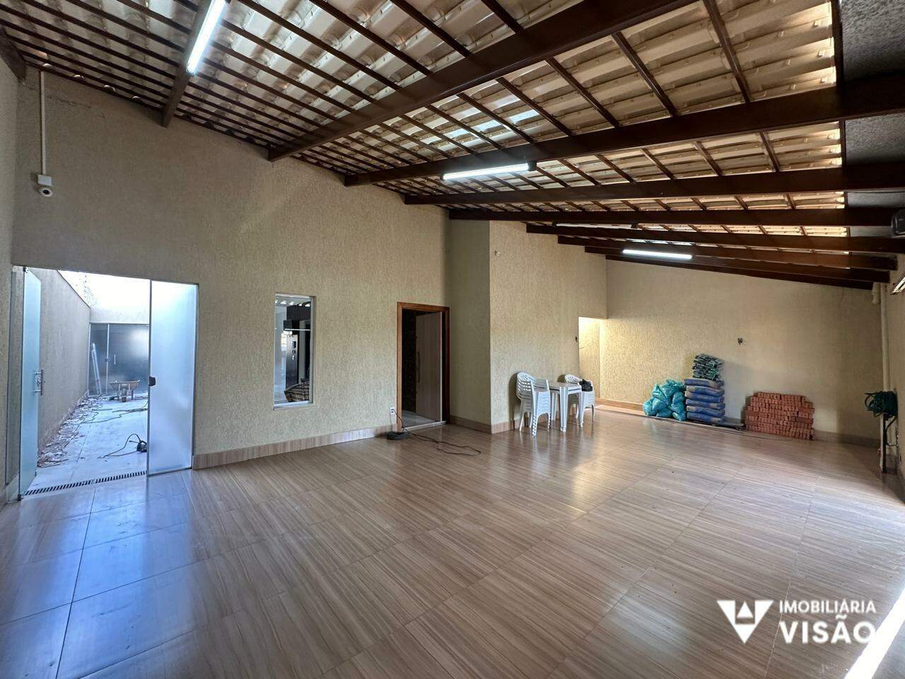 Casa à venda no PARQUE DAS LARANJEIRAS: 
