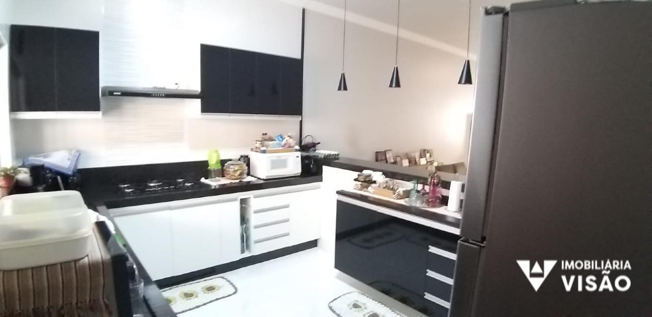 Casa à venda no PARQUE DAS LARANJEIRAS: 