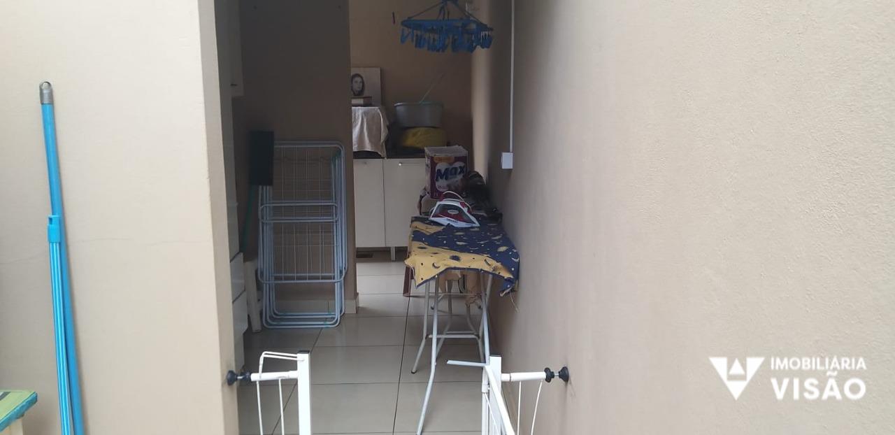 Casa à venda no PARQUE DAS LARANJEIRAS: 