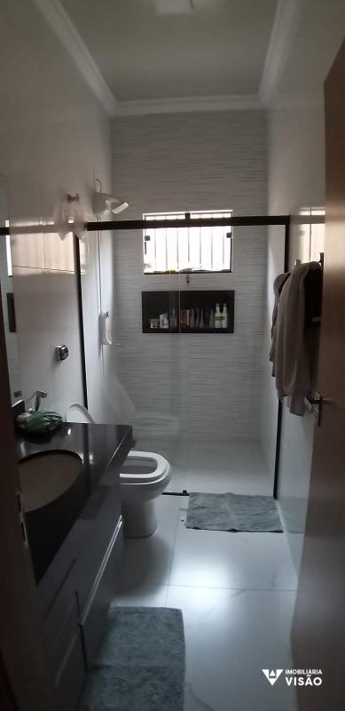 Casa à venda no PARQUE DAS LARANJEIRAS: 