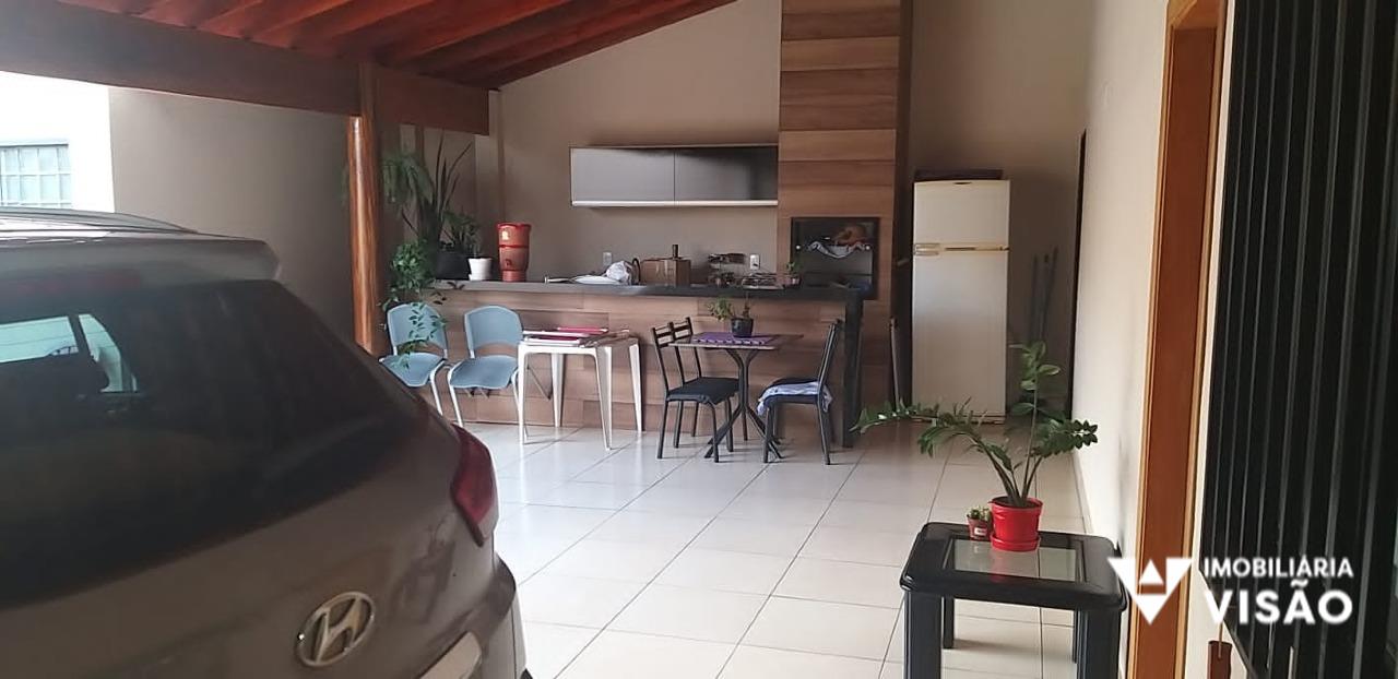 Casa à venda no PARQUE DAS LARANJEIRAS: 