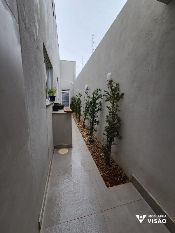 Casa à venda no PARQUE DAS LARANJEIRAS: 