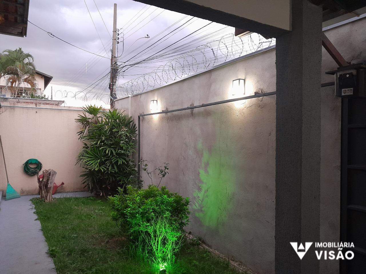Casa à venda no Mercês: 