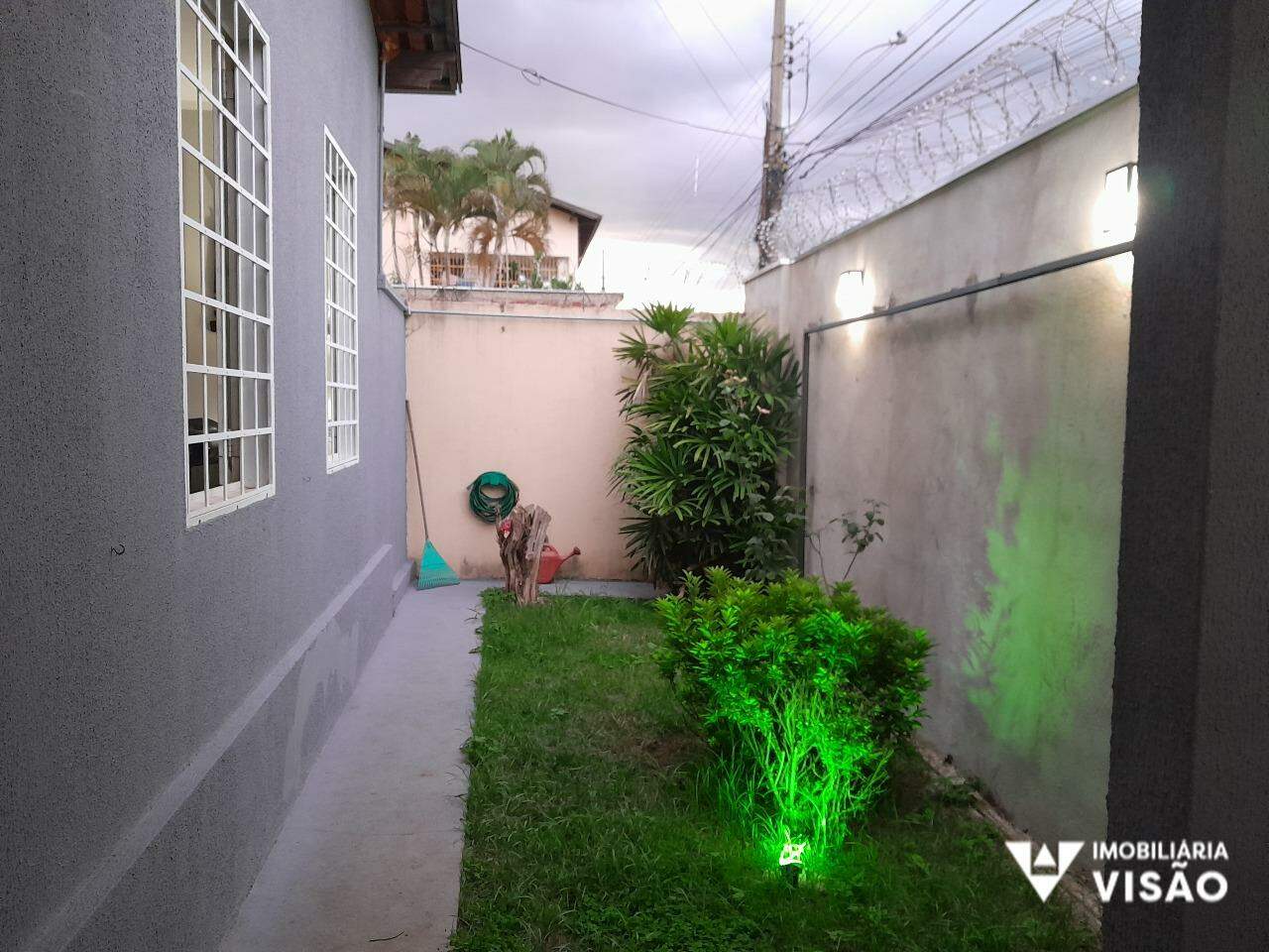Casa à venda no Mercês: 