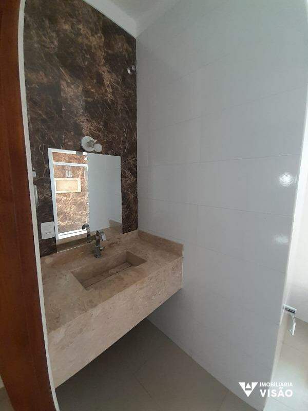 Casa à venda no PARQUE DAS LARANJEIRAS: 