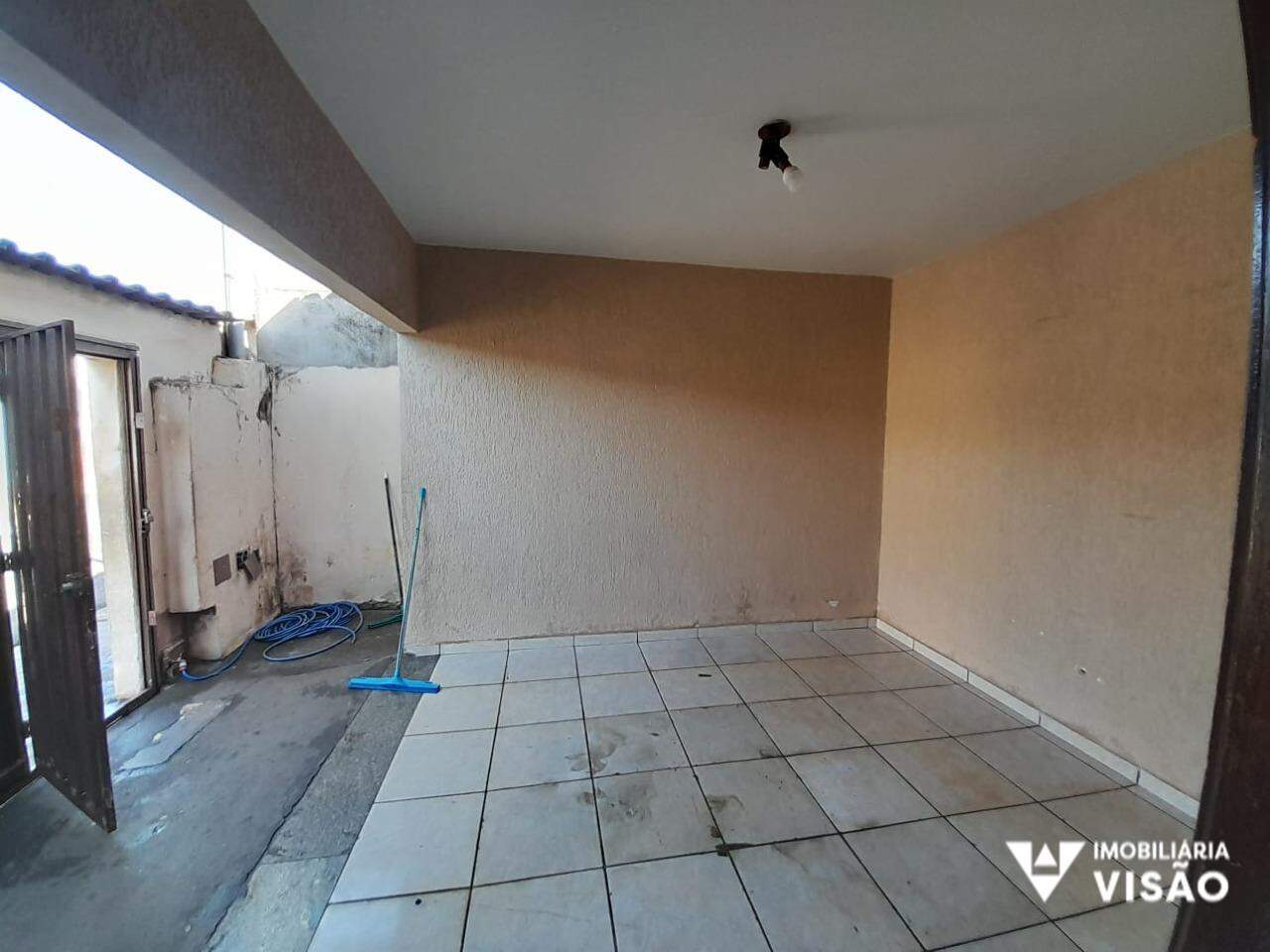 Casa à venda no Conjunto Chica Ferreira: 
