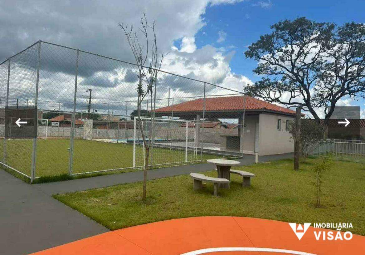 Apartamento à venda no Conjunto Chica Ferreira: 