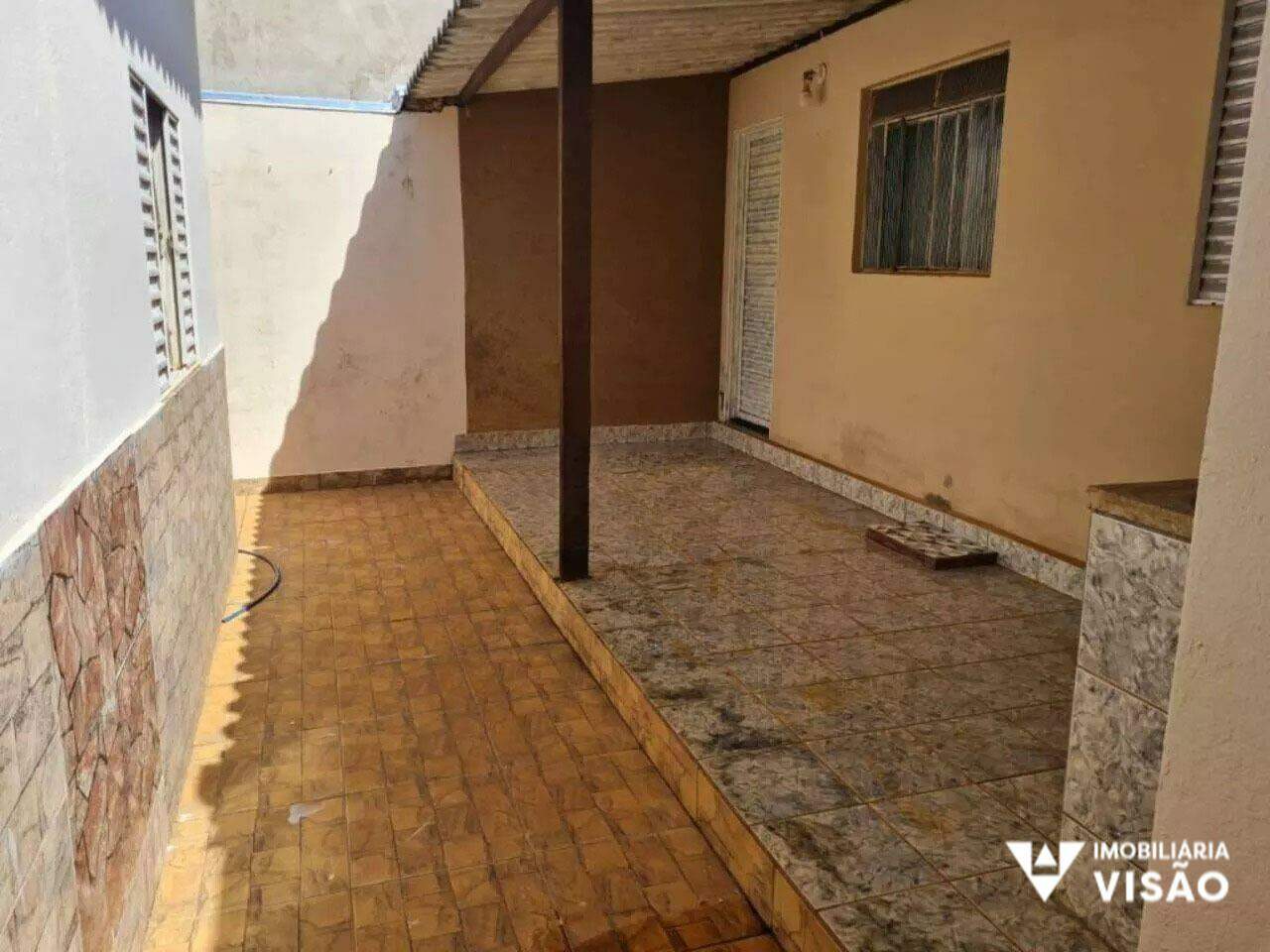 Casa à venda no Conjunto Chica Ferreira: 